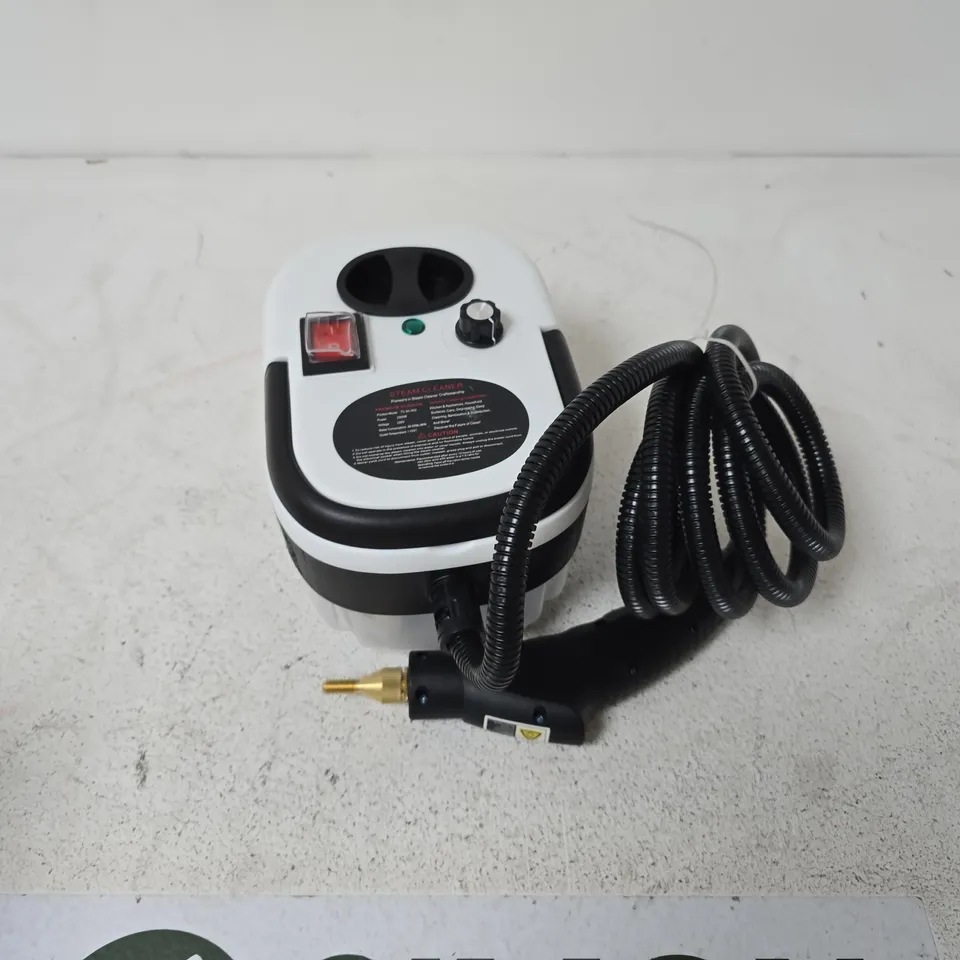 STEAM CLEANER IN WHITE