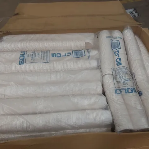 BOX OF APPROXIMATELY 4000 SOLO PAPER PORTION CONTAINERS