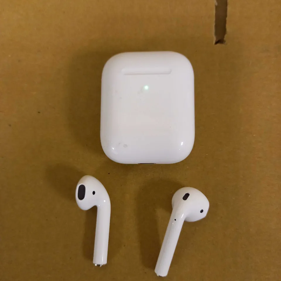 APPLE AIRPODS 2ND GEN