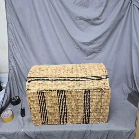 NATURAL WICKER STORAGE BASKET WITH LID – RECTANGULAR HAMPER