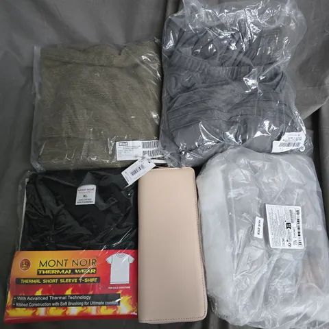 APPROXIMATELY 30 ASSORTED CLOTHING ITEMS IN VARIOUS SIZES, STYLES & COLOURS TO INCLUDE BRANDS SUCH AS MONT NOIR, PULL & BEAR, STACKERS, ETC - COLLECTION ONLY