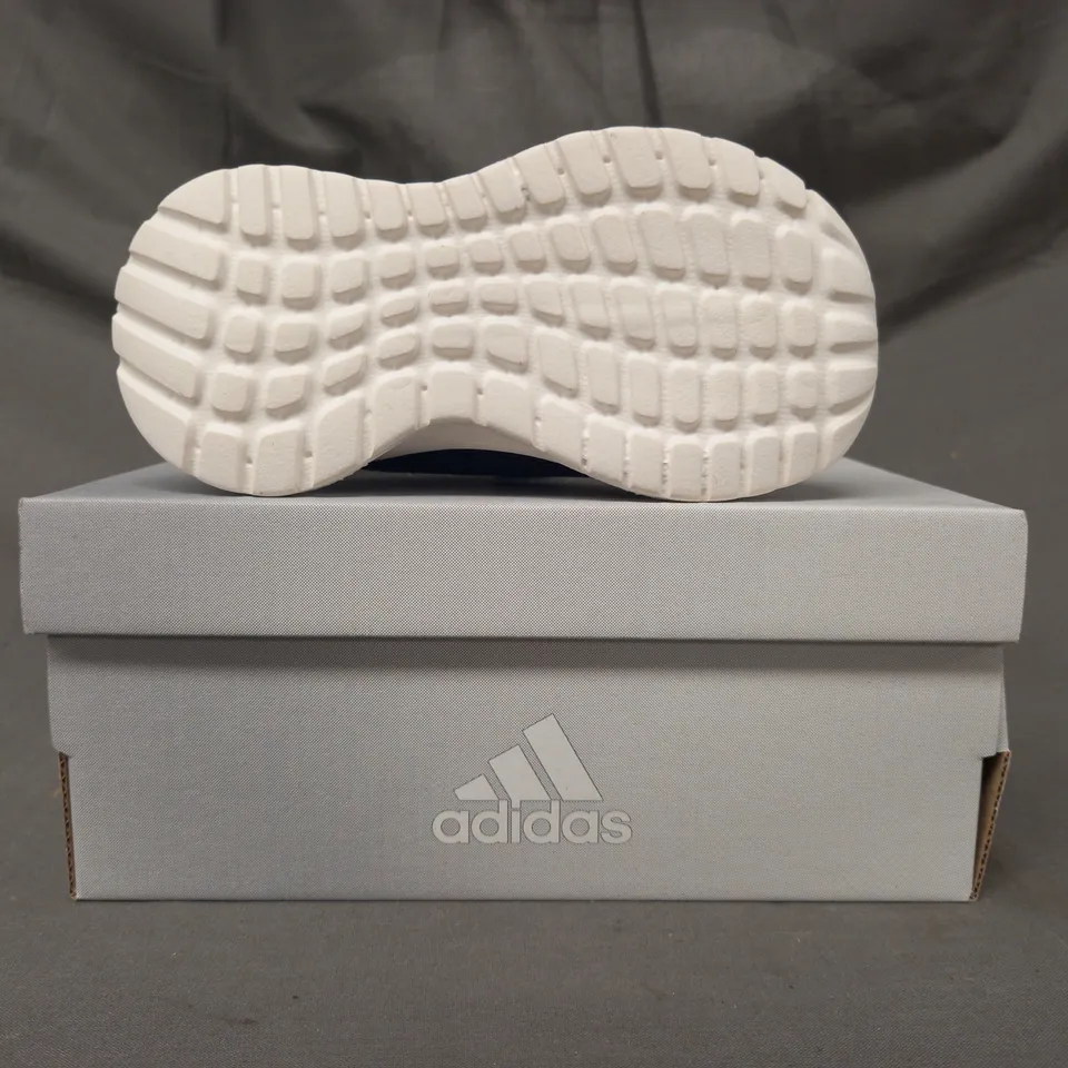 BOXED PAIR OF ADIDAS TENSAUR RUN 2.0 KIDS SHOES IN BLACK/WHITE UK SIZE 6