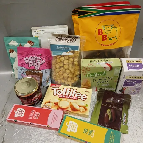 APPROXIMATELY 10 ASSORTED FOOD ITEMS TO INCLUDE - BATTERSEA BILTONG - TOFFIFEE WHITE CHOCOLATE - RED PANDA CHILLI CRISP - ETC