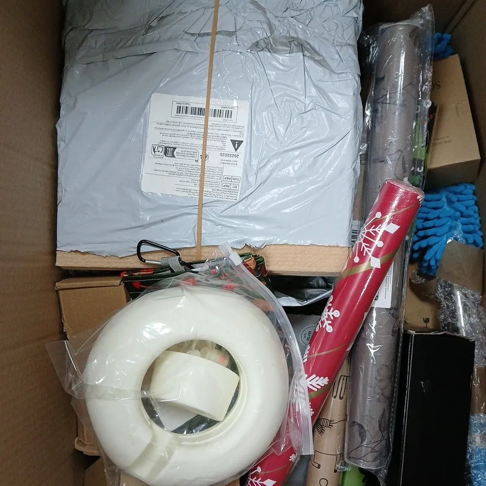 APPROXIMATELY 15 ASSORTED HOUSEHOLD PRODUCTS TO INCLUDE WIRELESS SPEAKER, MICROWAVE PLATE, DETERGENT SHEETS ETC 