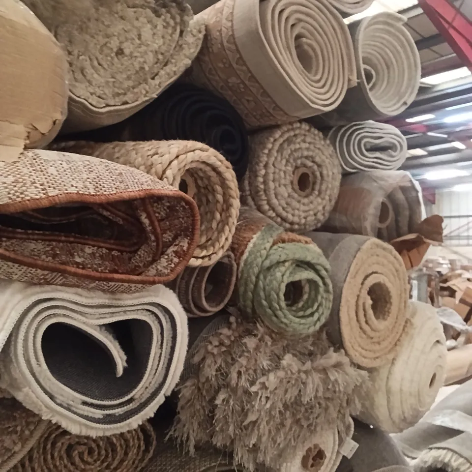 STILLAGE OF QUALITY DESIGNER AREA RUGS APPROXIMATELY 23