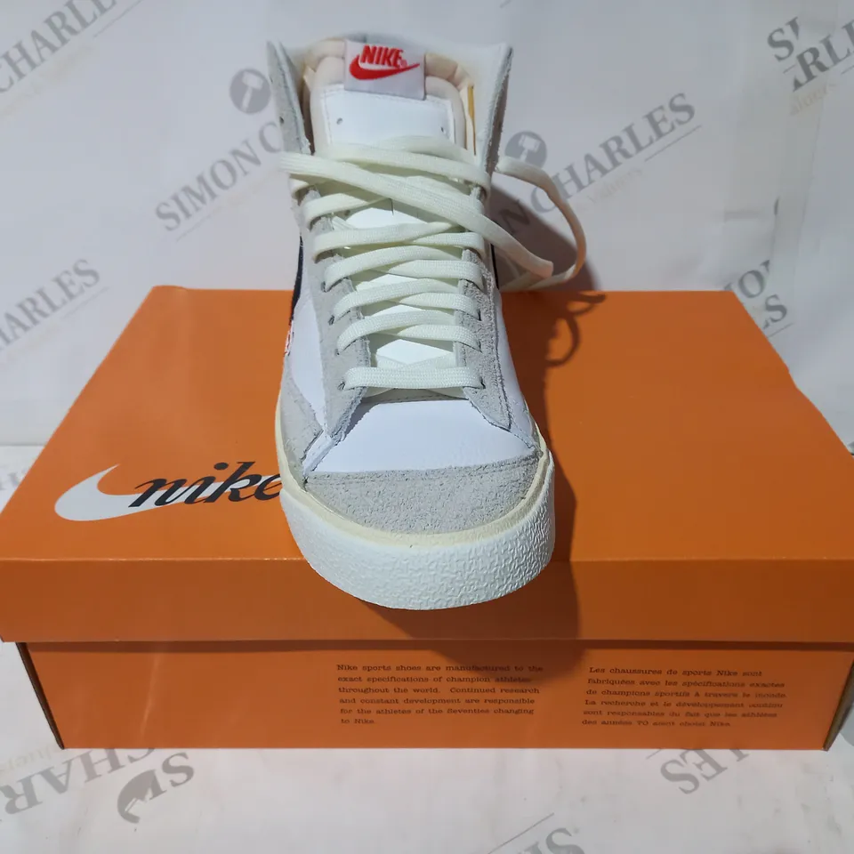 BOXED PAIR OF NIKE BLAZER MID PRO CLUB SHOES IN WHITE/BLACK/BONE UK SIZE 9