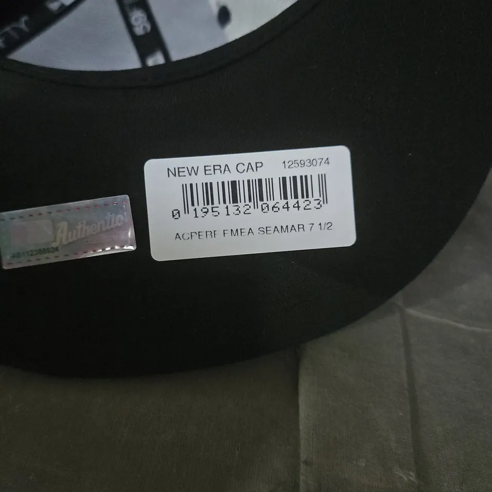 NEW ERA CAP SEATTLE MARINERS 59FIFTY FITTED CAP – UK 7 1/2 (US 7 1/2)