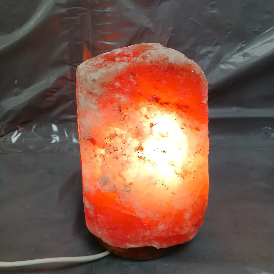 HIMALAYAN ROCK SALT LAMP RRP £44