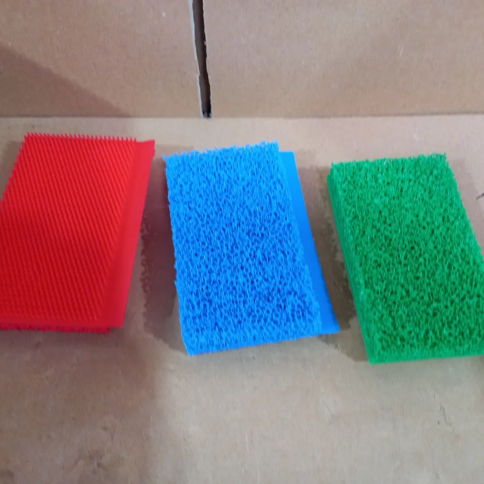 SILICO CLEAN SET OF THREE ANTI-SCRATCH 3-IN-1 SILICONE SCRUBBERS