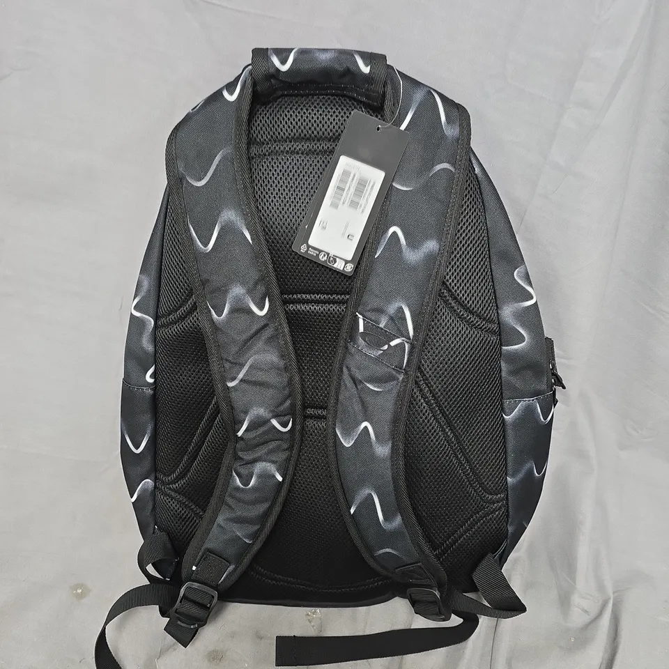 OAKLEY PRIMER LAPTOP BAG IN BLACK PATTERN