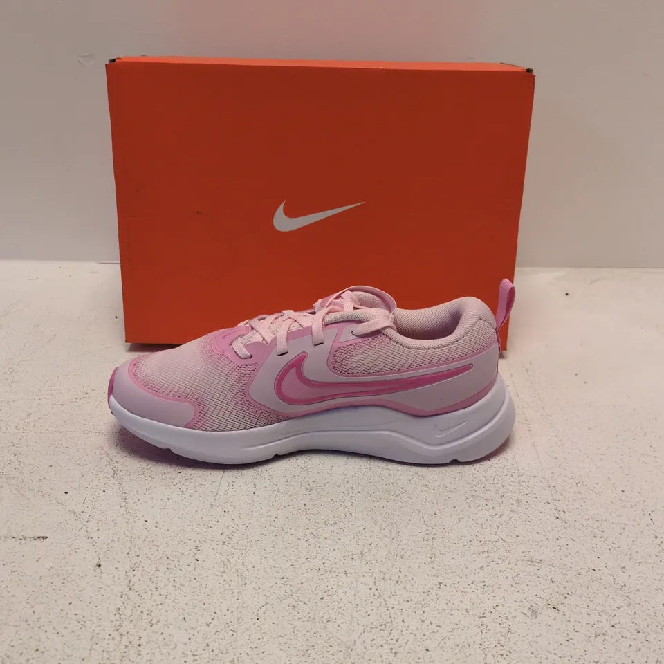 NIKE WOMEN'S RUNNING SHOES – PINK/WHITE (UK 4.5)