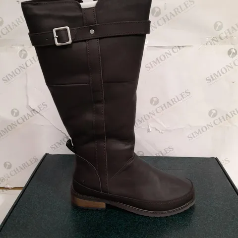 BOXED EMU NATASHA LEATHER BOOTS, ESPRESSO - SIZE 6