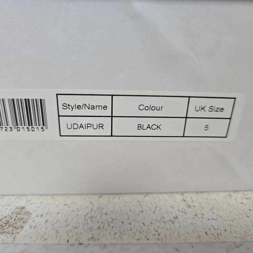 E. SHOES BY EMMA UDAIPUR BLACK WEDGE ESPADRILLE MULES – UK 5