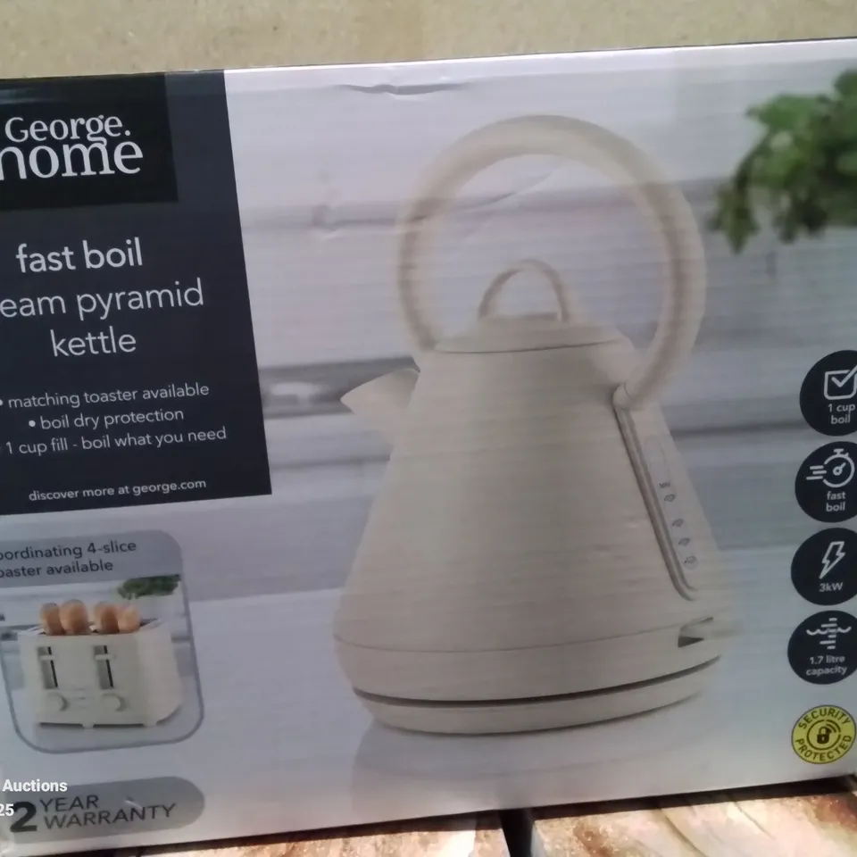 BOXED FAST BOIL CREAM PYRAMID KETTLE