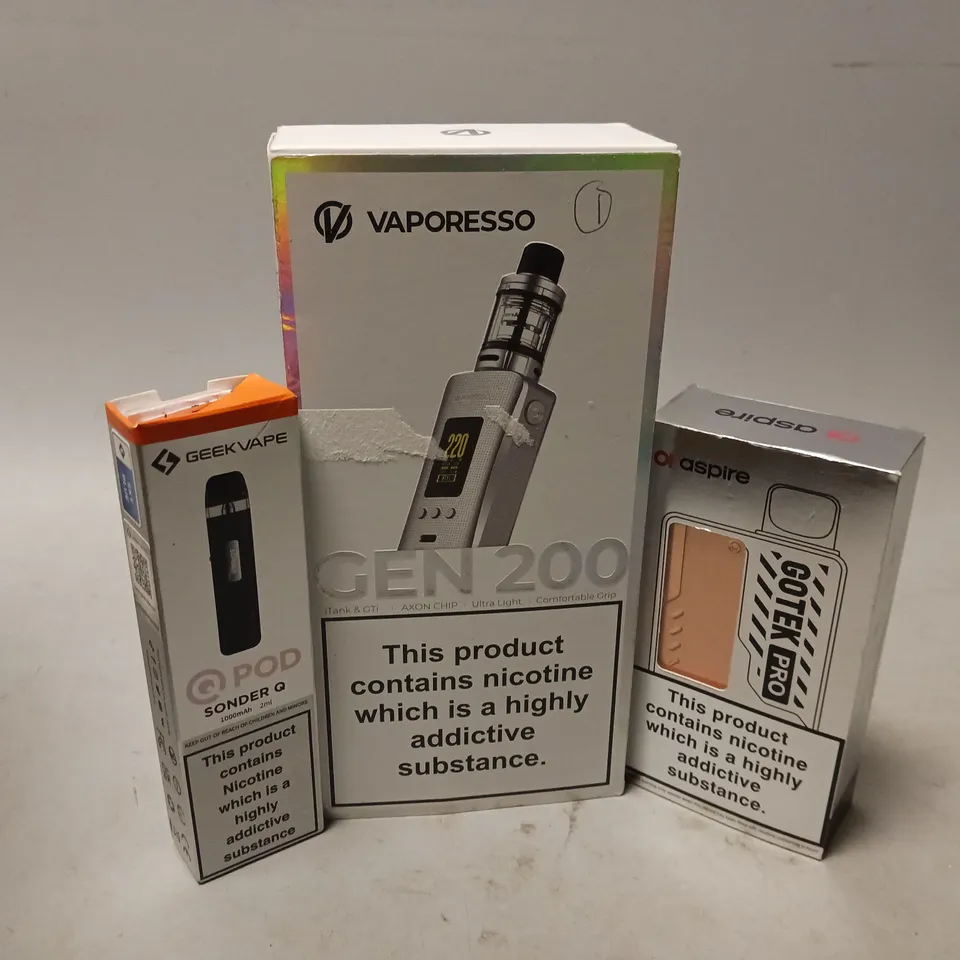 APPROXIMATELY 20 VAPES & E-CIGARETTES TO INCLUDE VAPORESSO GEN 200, ASPIRE GOTEK PRO, GEEKVAPE QPOD SONDER Q, ETC