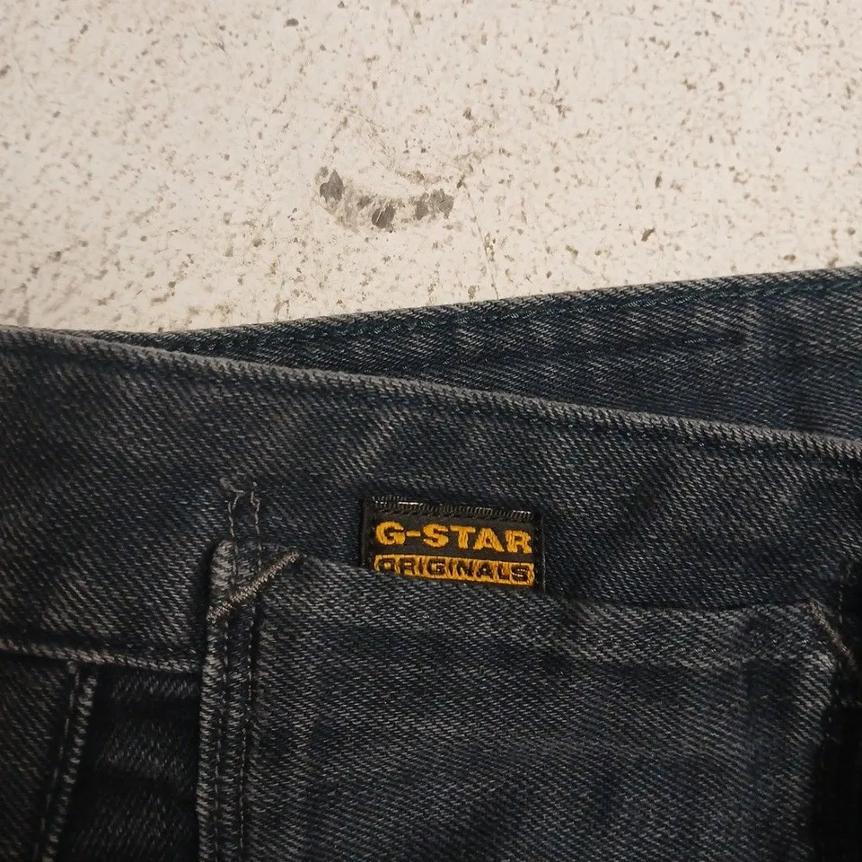 UK 34 WAIST G-STAR ORIGINALS JEANS – DENIM, INSEAM 32 (US 34/32)