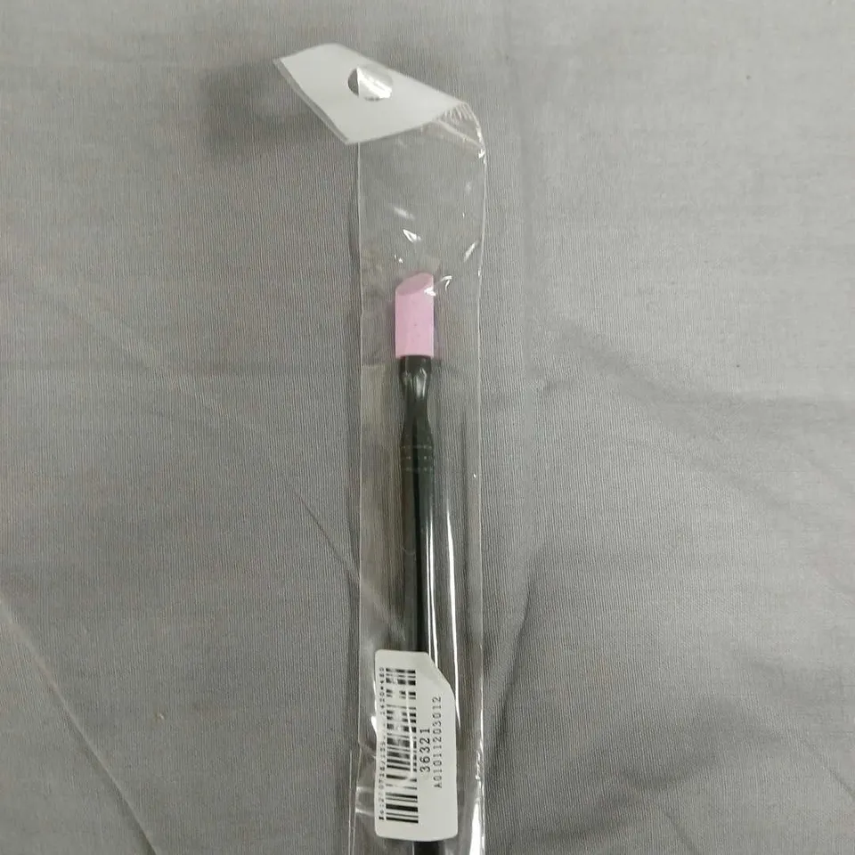 BOX OF APPROXIMATELY 20 CUTICLE PUSHERS