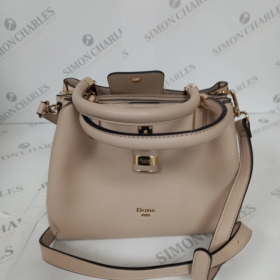 DUNE MEDIUM PADLOCK TOTE BAG IN PINK 