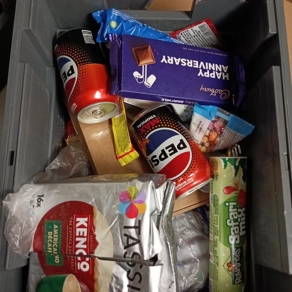 APPROXIMATELY 12 ASSORTED FOOD AND DRINKS ITEMS TO INCLUDE - MINI EGGS CHOCOLATE BAR, TASSIMO KENCO DECAF COFFEE PODS, FOILED MILK CHOCOLATE HEARTS ETC 