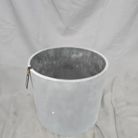 BOXED FOX FERN HAND MADE CYLINDER PLANT POT 