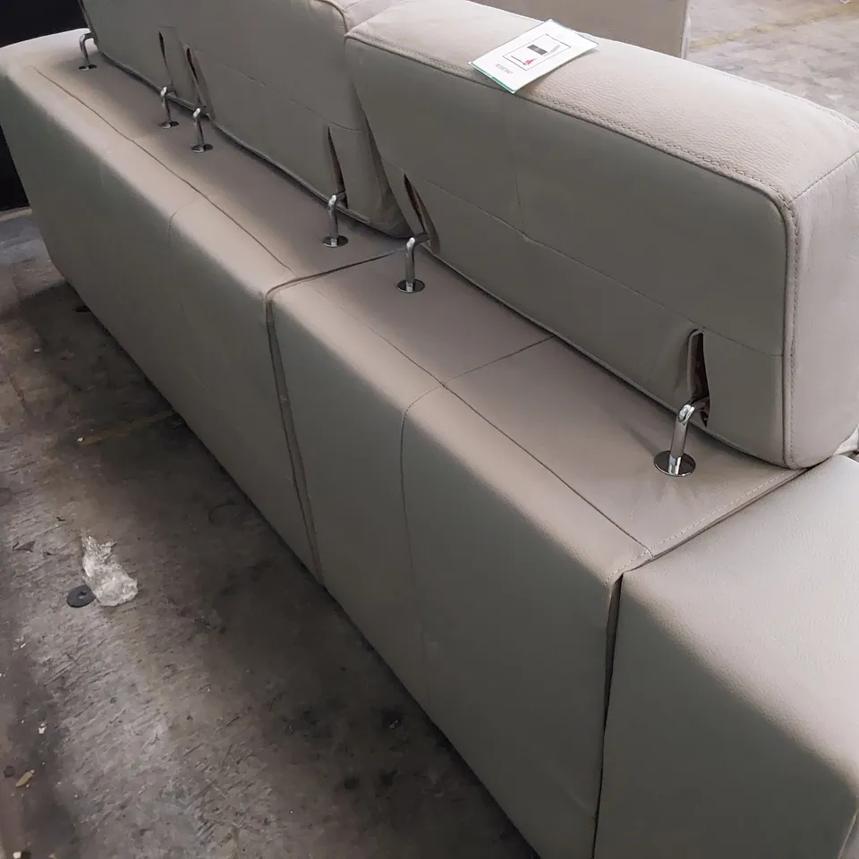 DESIGNER ITALIAN STYLE CHAISE SOFA WITH ADJUSTABLE HEADRESTS LIGHT GREY LEATHER 