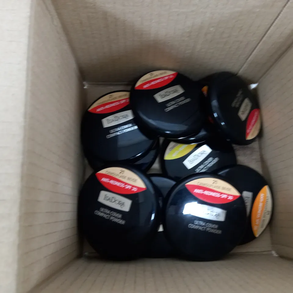 BOX OF APPROXIMATELY 10 TUBS OF ISADORA ULTRA COVER COMPACT POWDER - NO.21 CAMOUFLAGE BEIGE - SPF 20