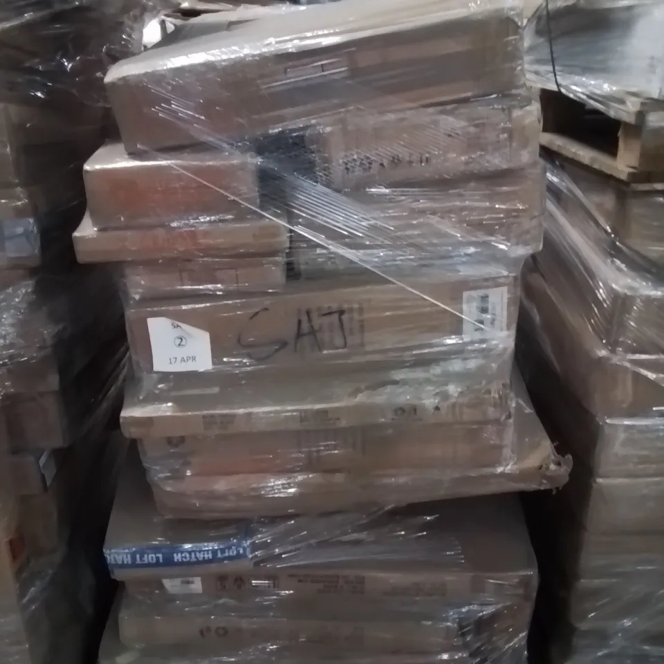 PALLET CONTAINING ASSORTED ITEMS TO INCLUDE: OAK BEACH HOUSES, CUBE STORAGE AND OTHER FURNITURE 