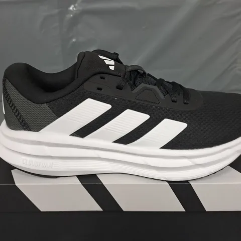 BOXED PAIR OF ADIDAS GALAXY 7 RUNNING SHOES W IN BLACK - UK 6