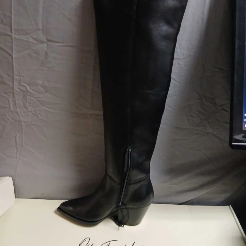 OFF THE HOOK LONDON SCORES BLACK KNEE-HIGH BOOTS, UK 5 (EU 38) – WEDGE HEEL