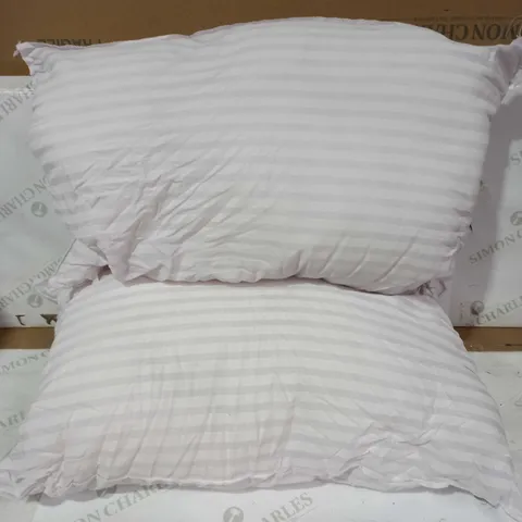 BOX OF 4 WHITE PILLOWS