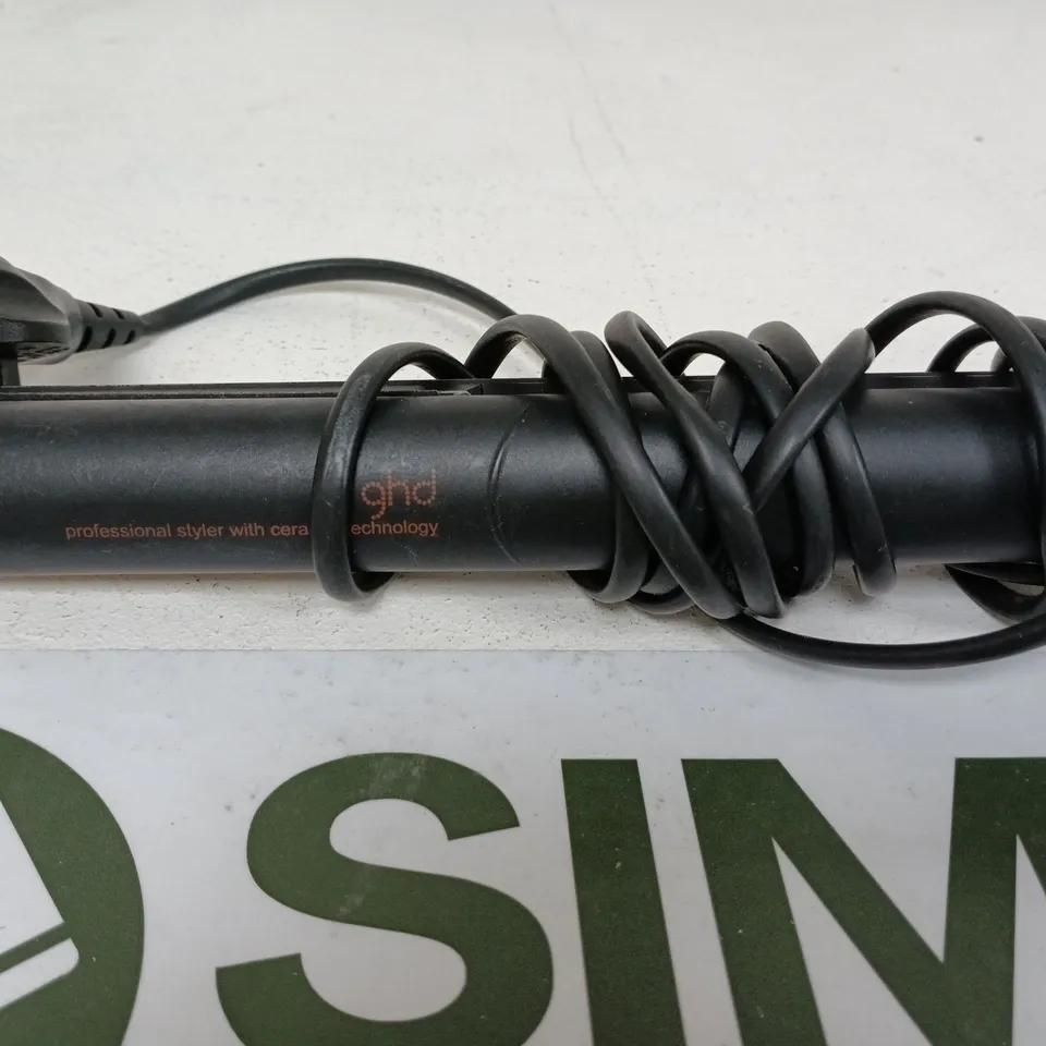 GHD CERAMIC HAIR STRAIGHTENER – PROFESSIONAL STYLER