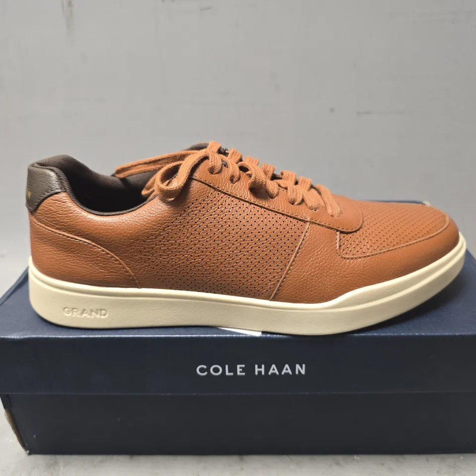 BOXED PAIR OF CHLOE HANN LEATHER LACE TRAINERS IN BROWN - 8.5 M