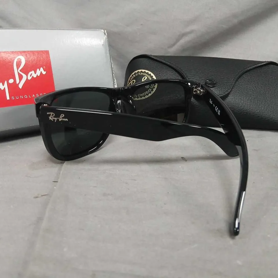 RAY-BAN RB4165 JUSTIN SUNGLASSES – BLACK FRAME, DARK GREEN LENSES