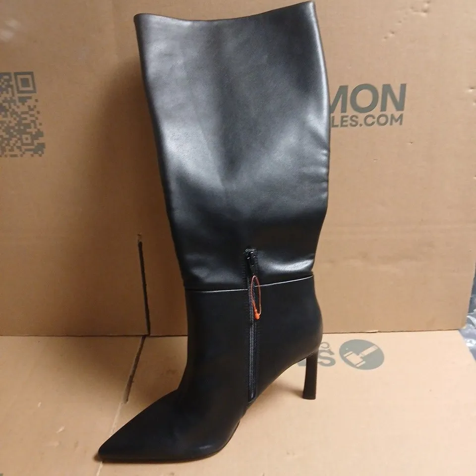 ASOS DESIGN WIDE FIT CHARMED KNEE HIGH BOOTS BOXED UK SIZE 7