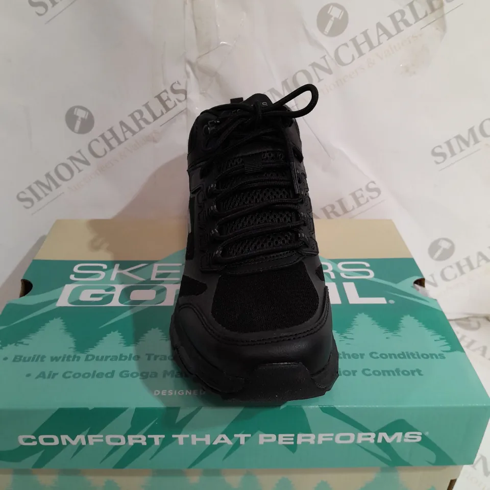 SKECHERS GOTRAIL BLACK TRAINERS - SIZE 3 1/2 