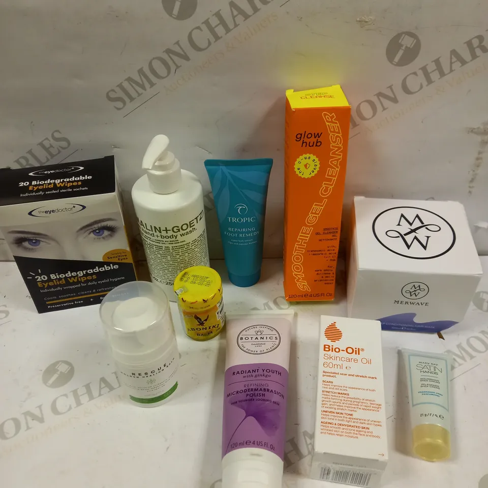 BOX OF APPROXIMATELY 25 ASSORTED HEALTH & BEAUTY PRODUCTS TO INCLUDE BIO-OIL, TROPIC REPAIRING FOOT REMEDY, EYELID WIPES ETC 