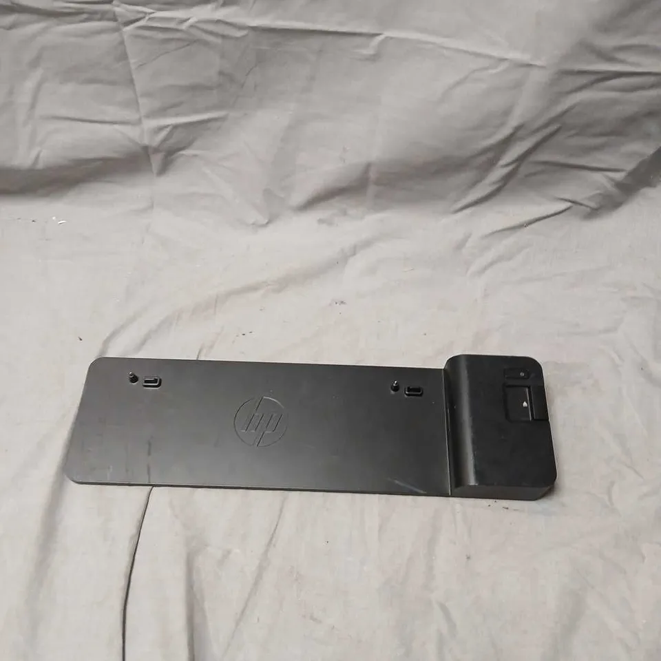 HP 2013 ULTRASLIM DOCKING STATION MODEL HSTNN-IX10