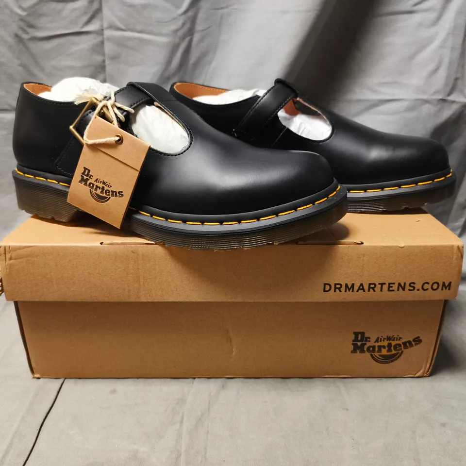 BOXED PAIR OF DR MARTENS POLLEY SHOES IN BLACK SIZE UK 7
