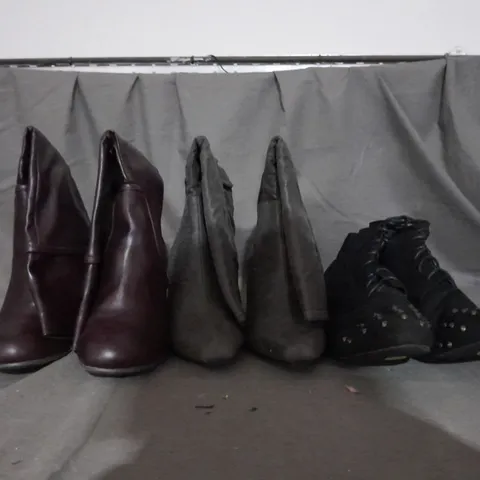 APPROXIMATELY 10 PAIRS OF ASSORTED WOMEN SHOES IN VARIOUS STYLES AND SIZES
