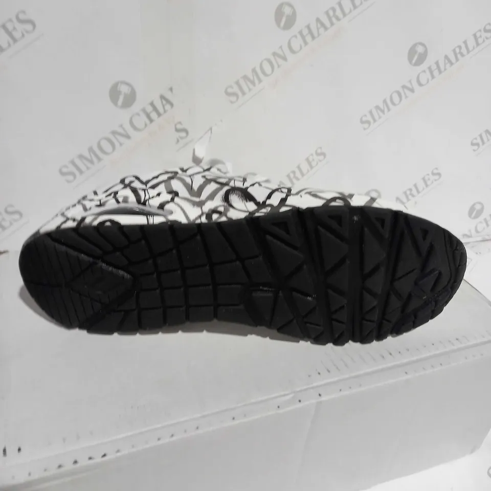 SKECHERS X JGOLDCROWN: UNO - SPREAD THE LOVE - UK SIZE 6.5