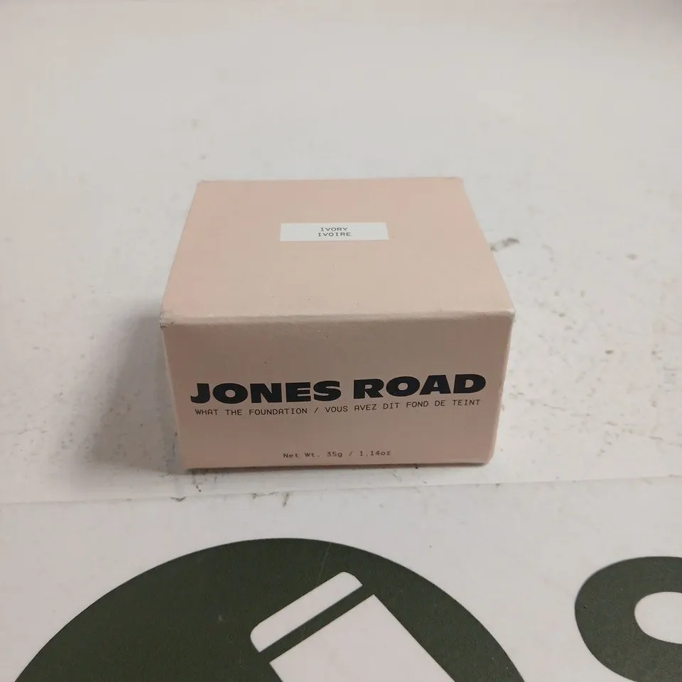 JONES ROAD FOUNDATION – BOXED PINK PACKAGING, NET WT 35G / 1.14OZ