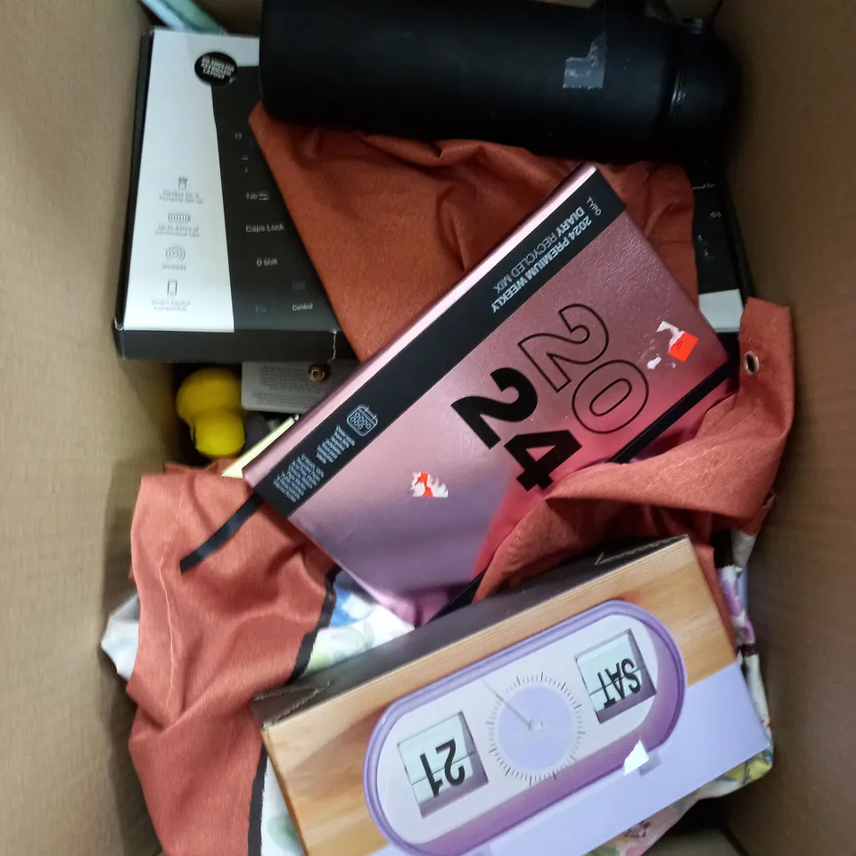 BOX OF APPROXIMATELY 15 ASSORTED ITEMS TO INCLUDE BOTTLE, 2024 BOOK, SPONGEBOB PINS ETC