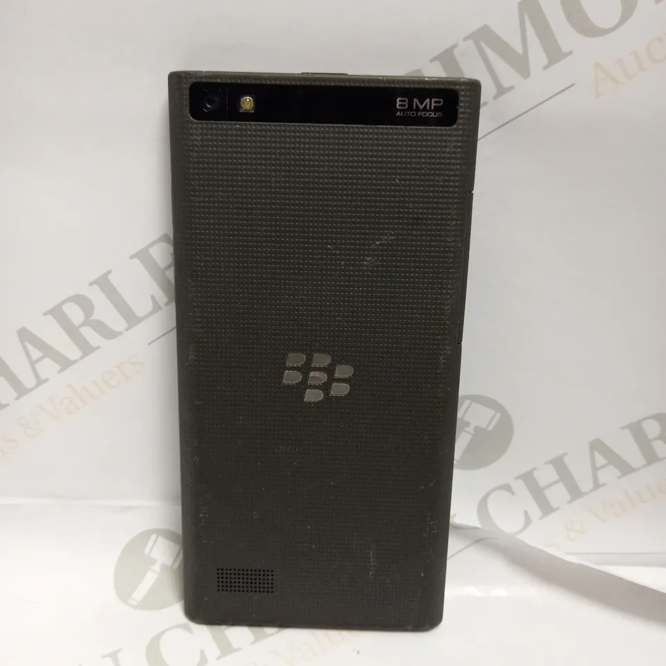 BLACK BERRY MOBILE PHONE