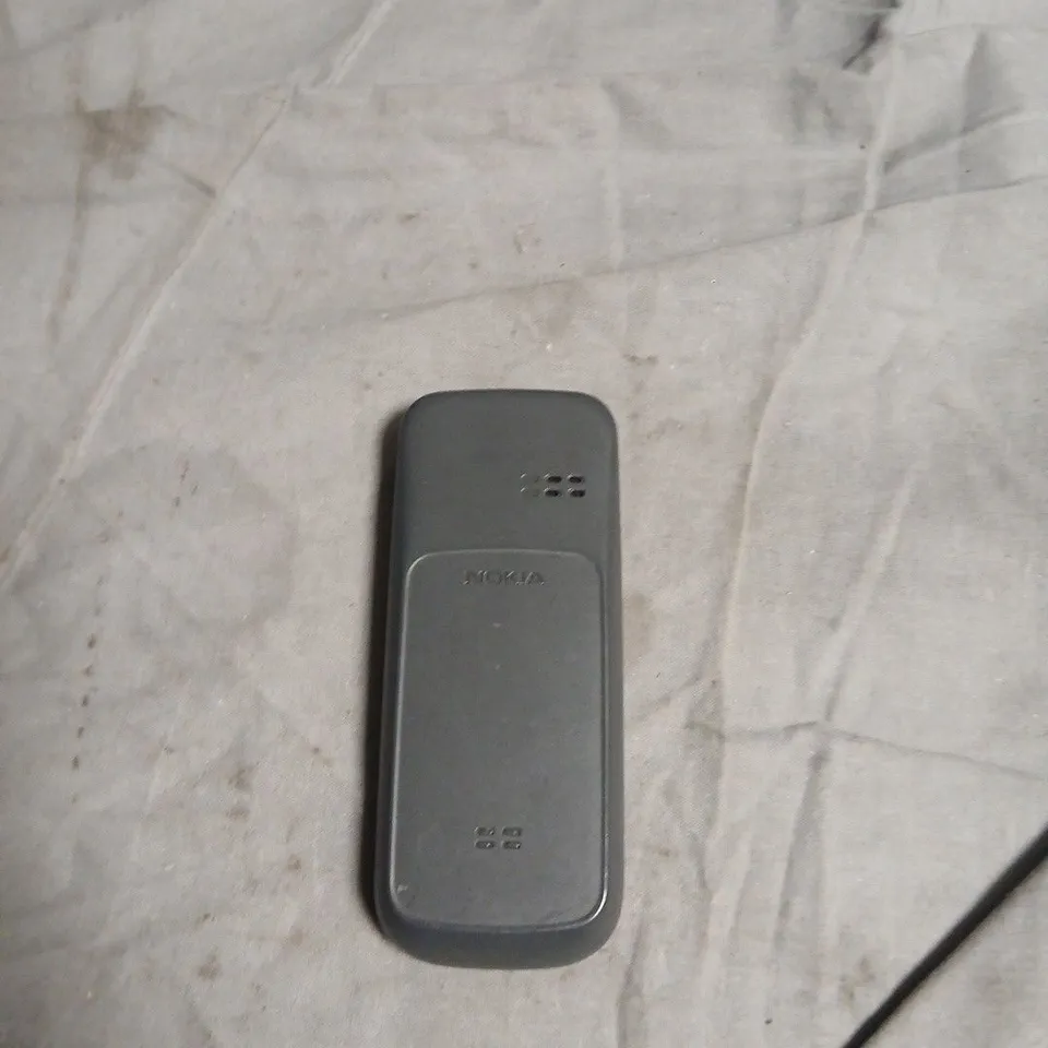 NOKIA FEATURE PHONE WITH KEYPAD – GREY 