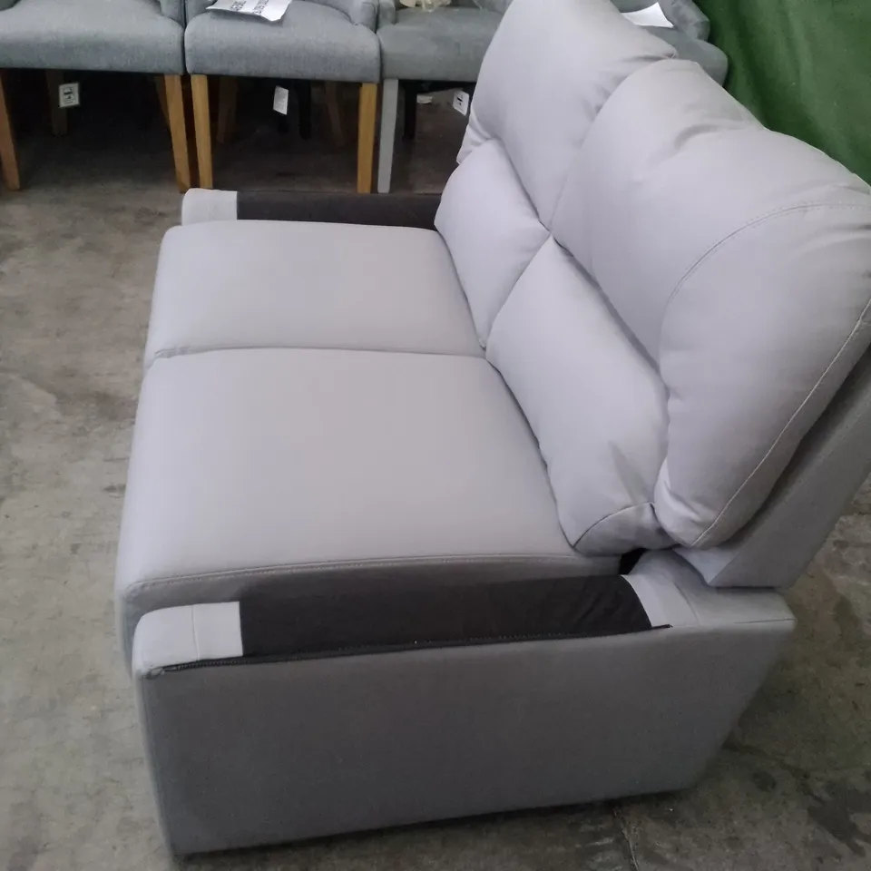 QUALITY DESIGNER SMALL 2 SEATER SOFA - LIGHT GREY LEATHER 
