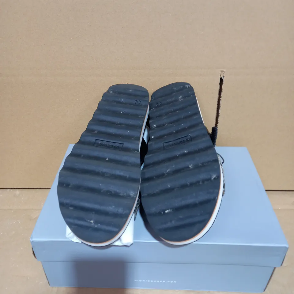 VIONIC PHOE BELLA - BLACK SIZE 5.5