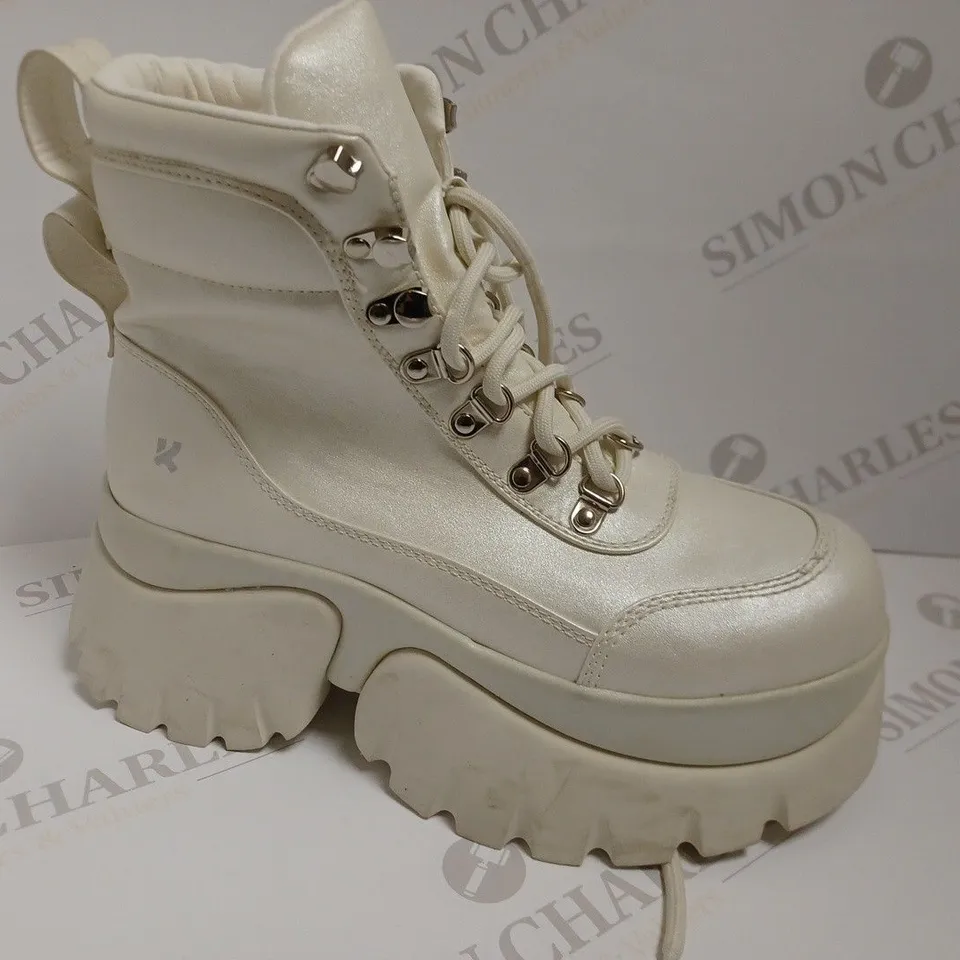 KOI VEGAN WHITE LACE UP PLATFORM BOOTS - SIZE 6