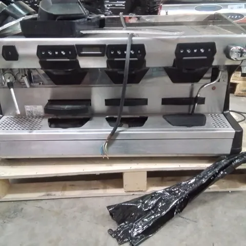 RANCILIO RAN7-3 COMMERCIAL 3 GROUP BARRISTA COFFEE MACHINE 