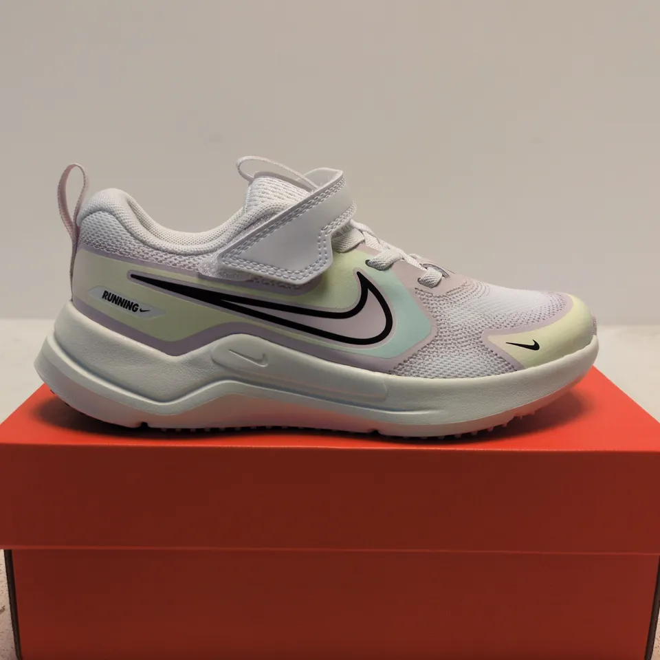 BOXED PAIR OF NIKE COSMIC RUNNER SE 2 PS KID'S TRAINERS – WHITE/LILAC UK 13.5
