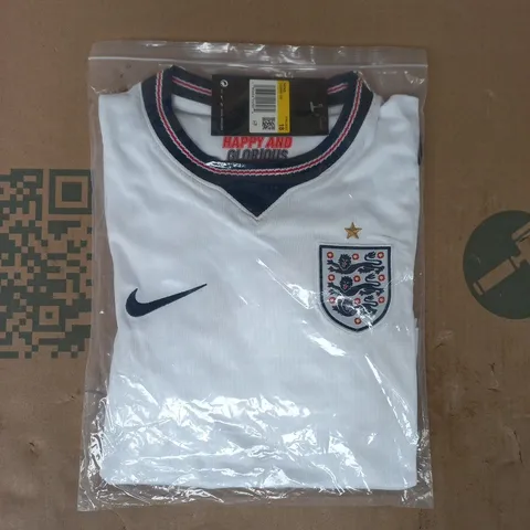 BAGGED NIKE ENGLAND FOOTBALL JERSEY IN WHITE SIZE 18